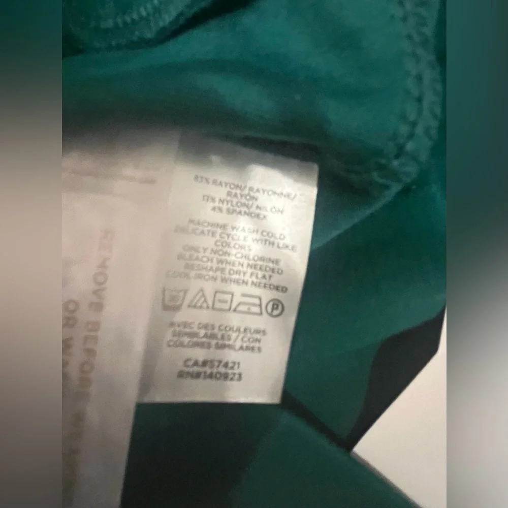 NWT Lou & Grey the Ponte Pocket Legging in Esmerald Green Side Pockets Size S